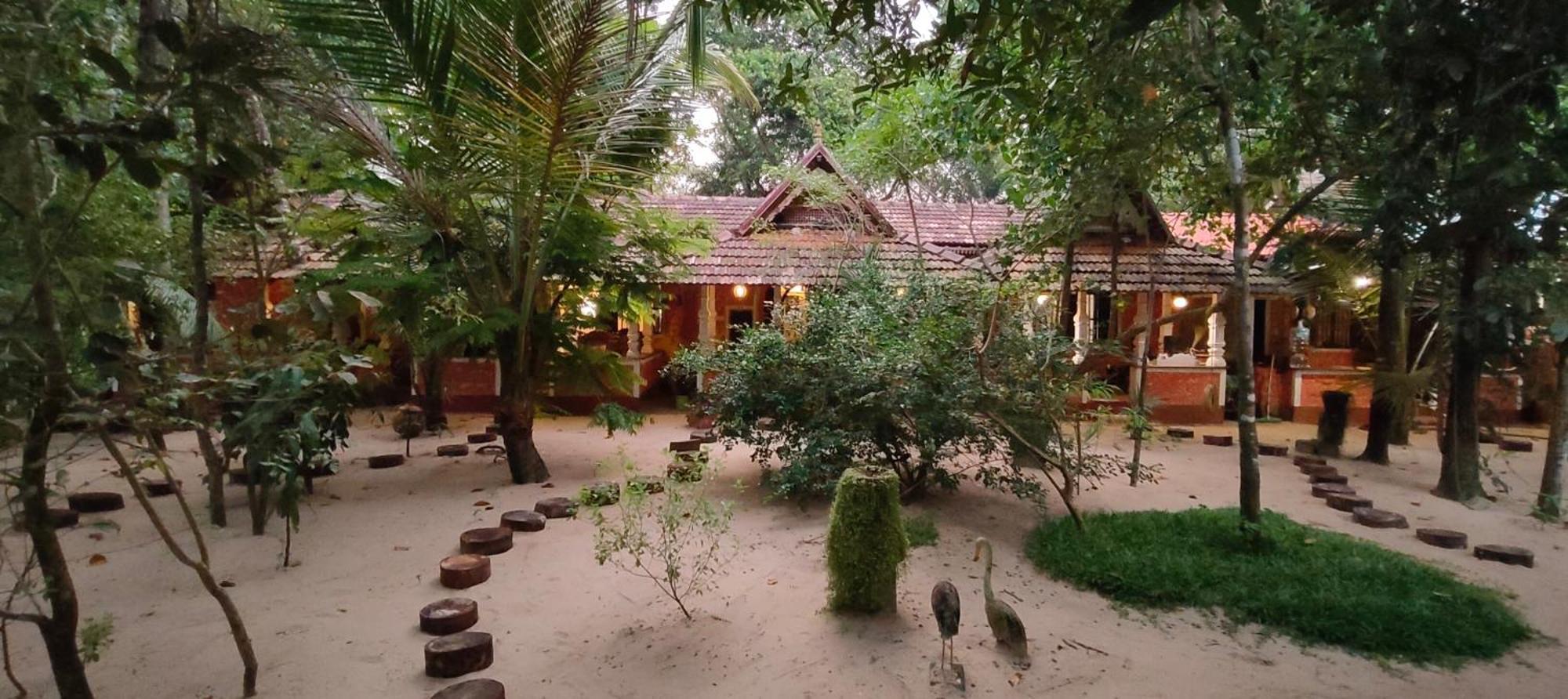 Abba Marari Beach Villas & Homestay Mararikulam Alappuzha Buitenkant foto